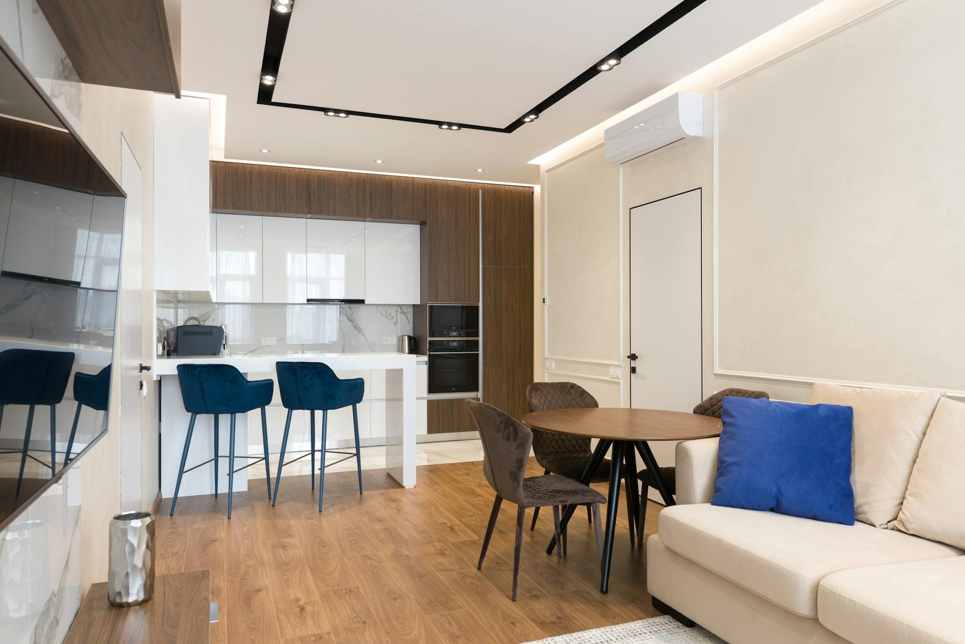 multifunctional furniture for small spaces