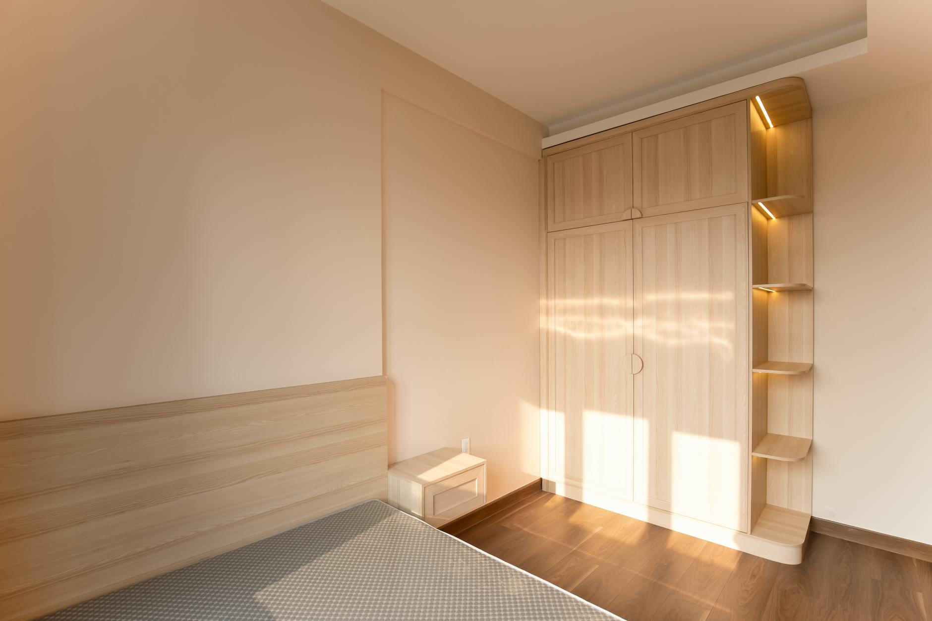 smart storage systems for small apartments