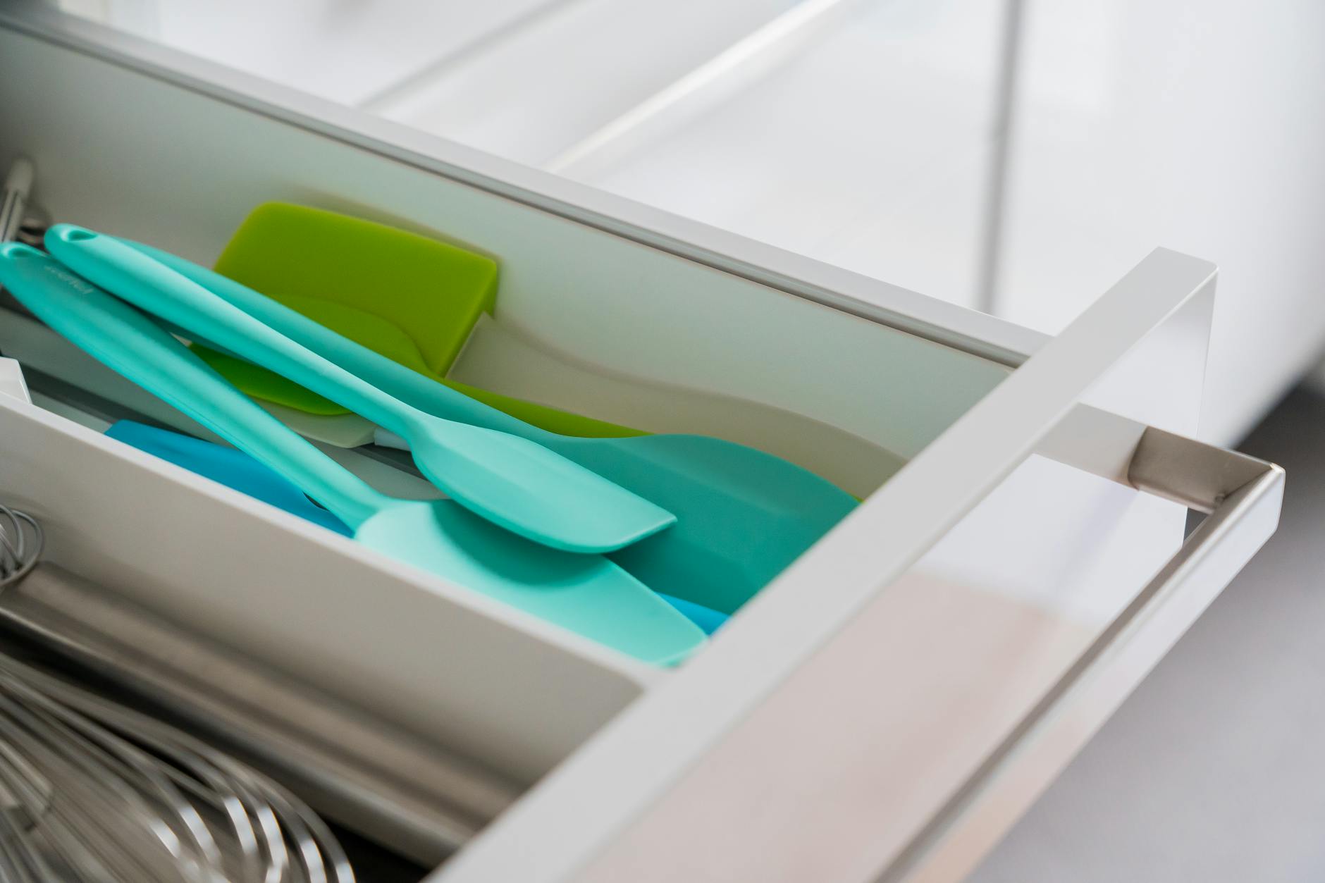 kitchen drawer organization with dividers