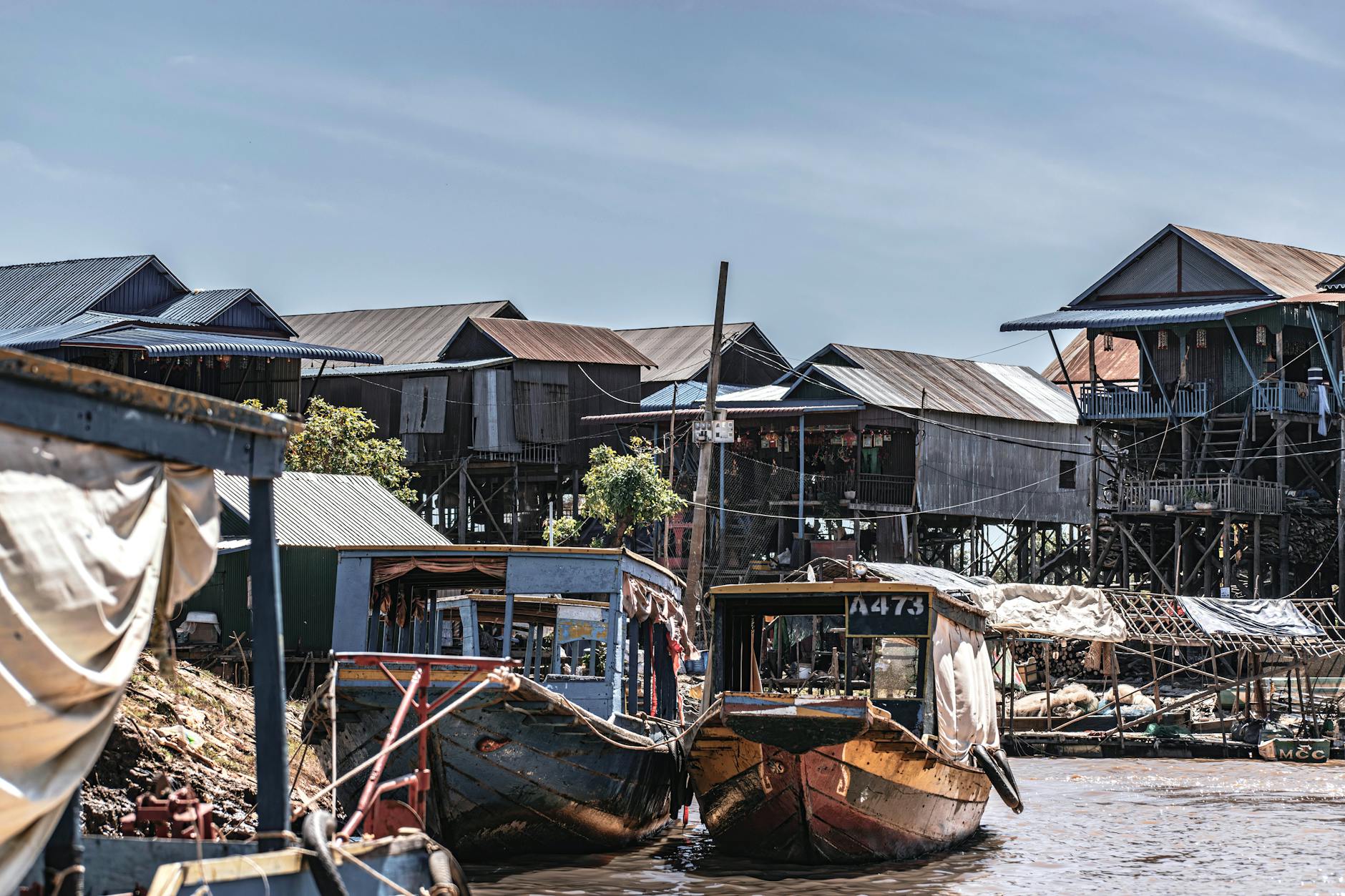 floating house community on water