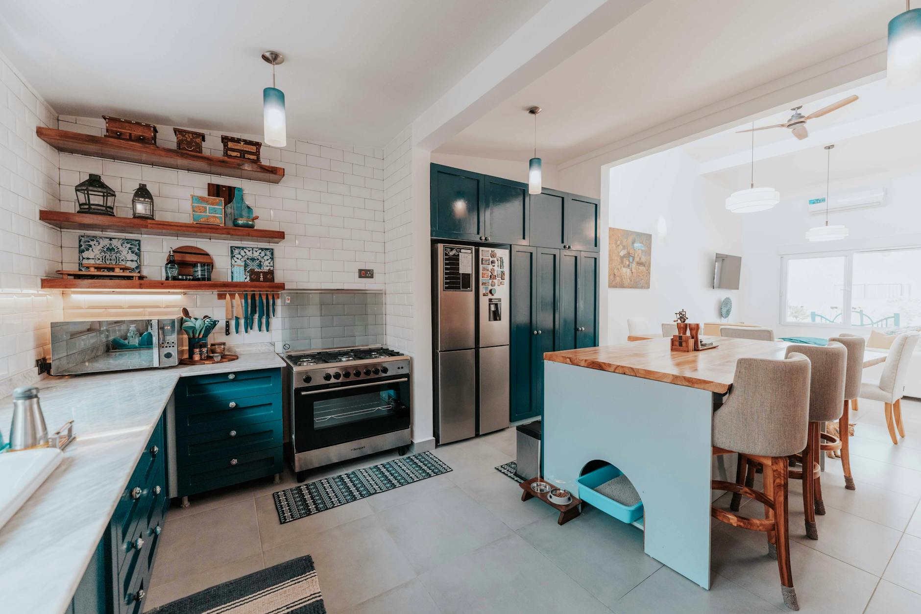 cleaning refrigerator and maintaining organization