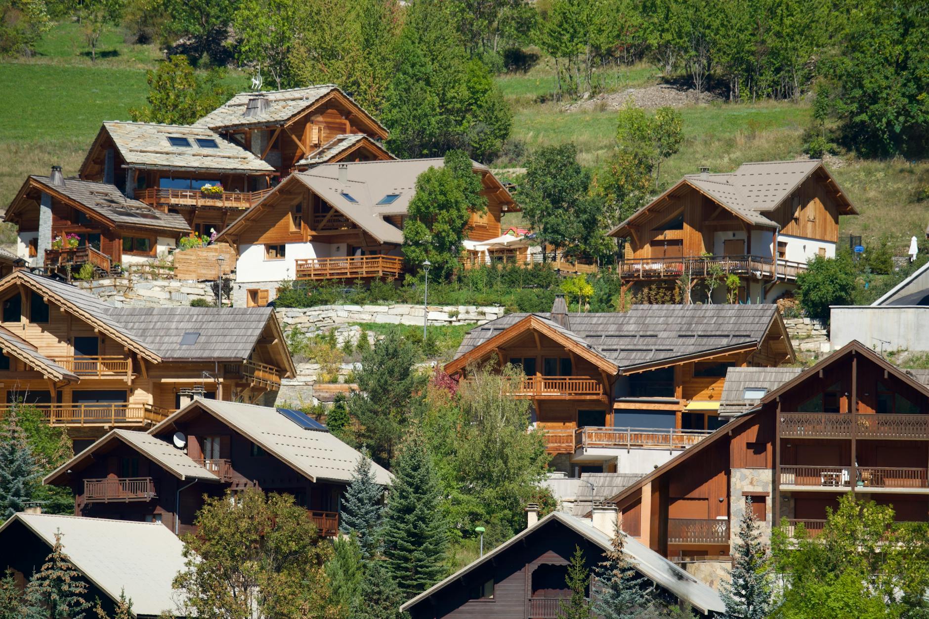 traditional alpine chalet architecture