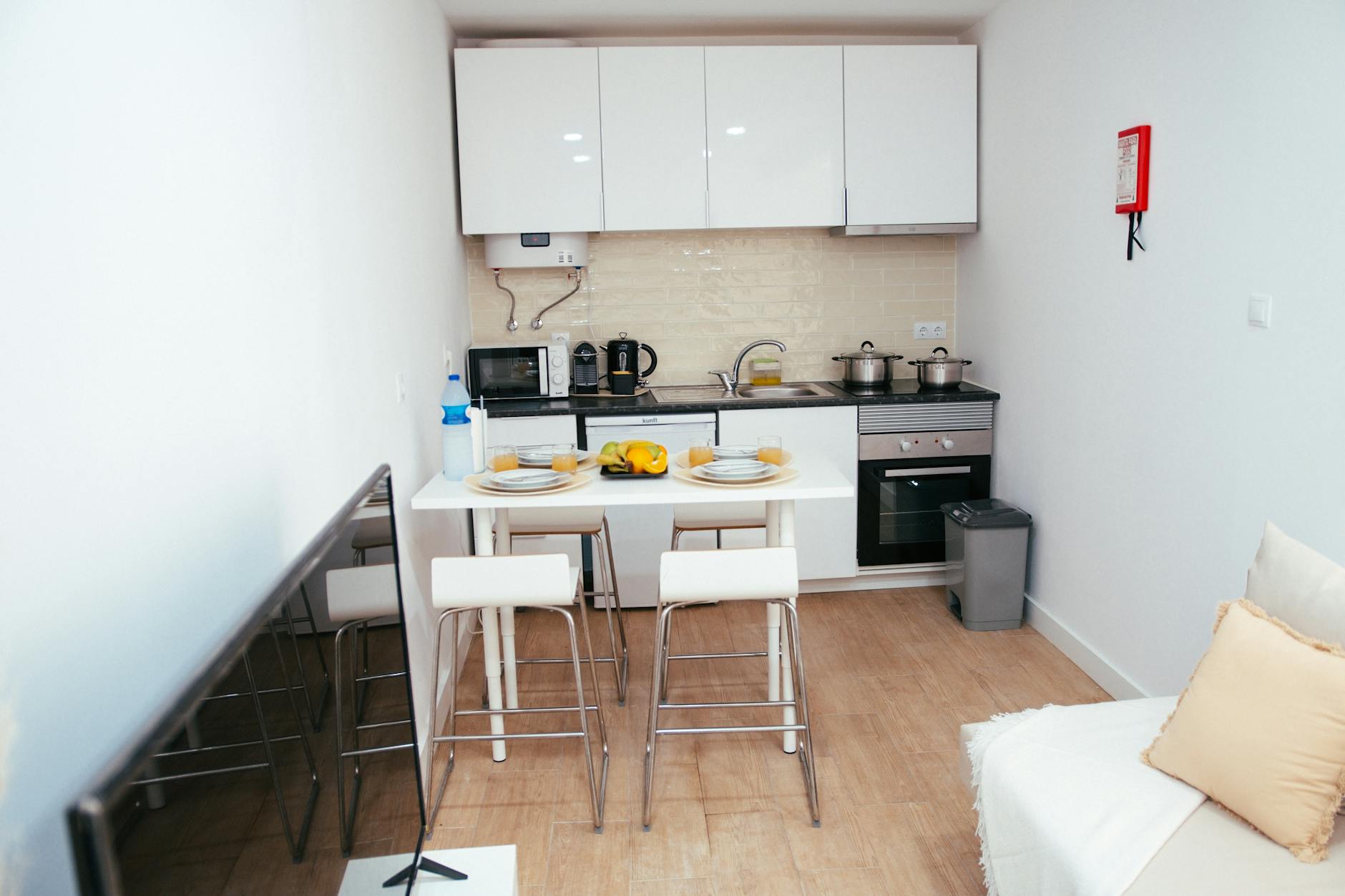 minimalist small space interior design