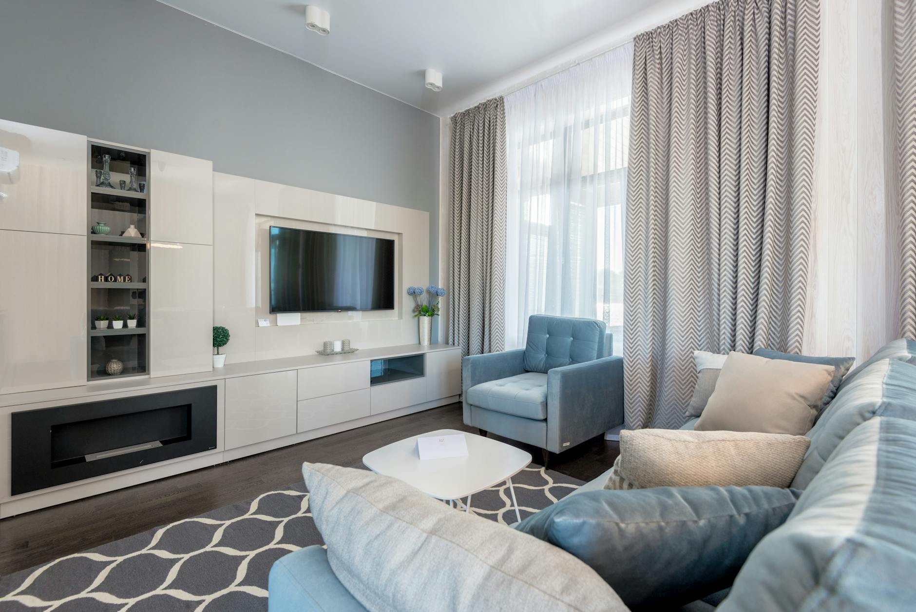 bright neutral living room decor