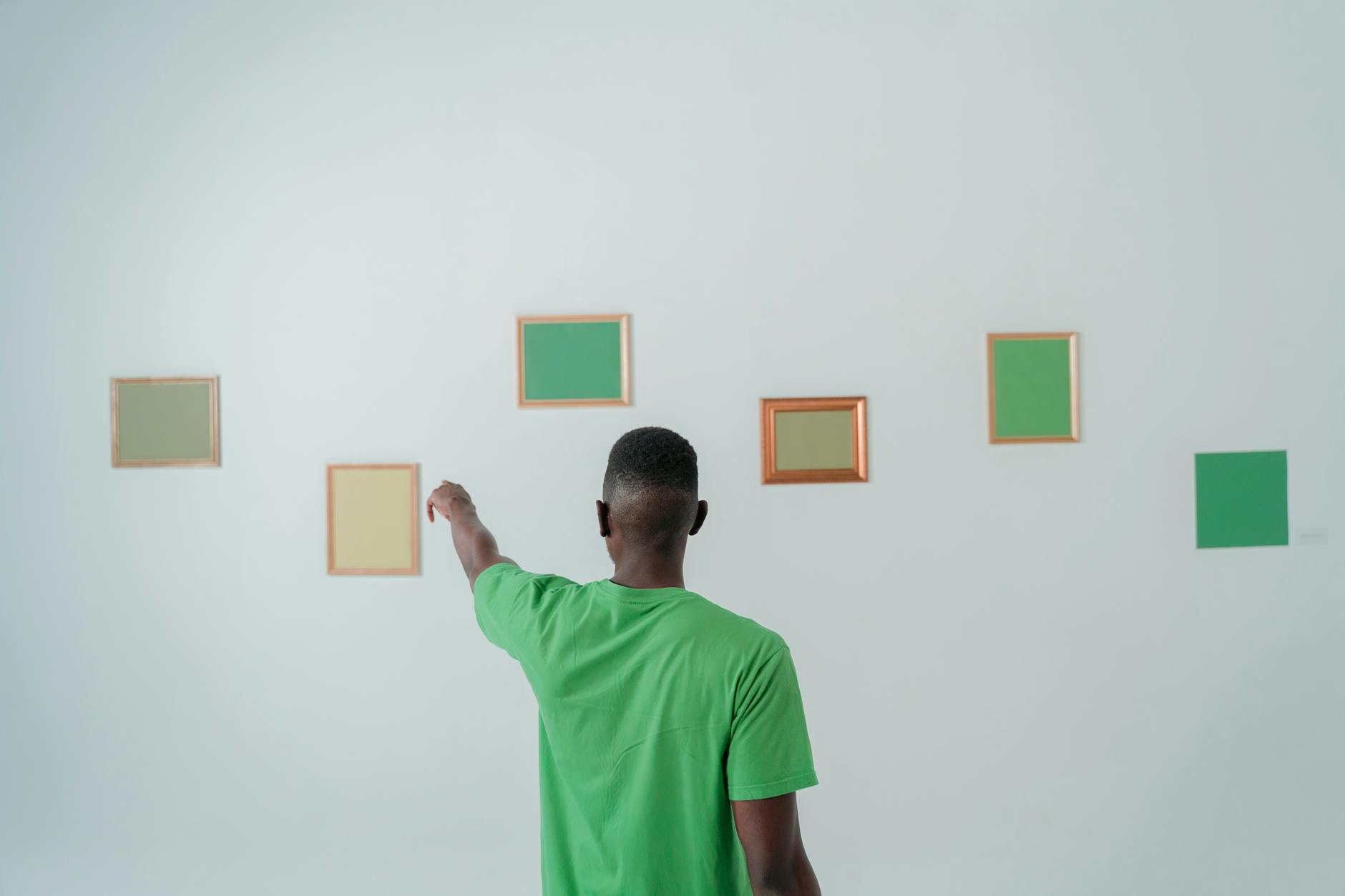 arranging gallery wall pieces