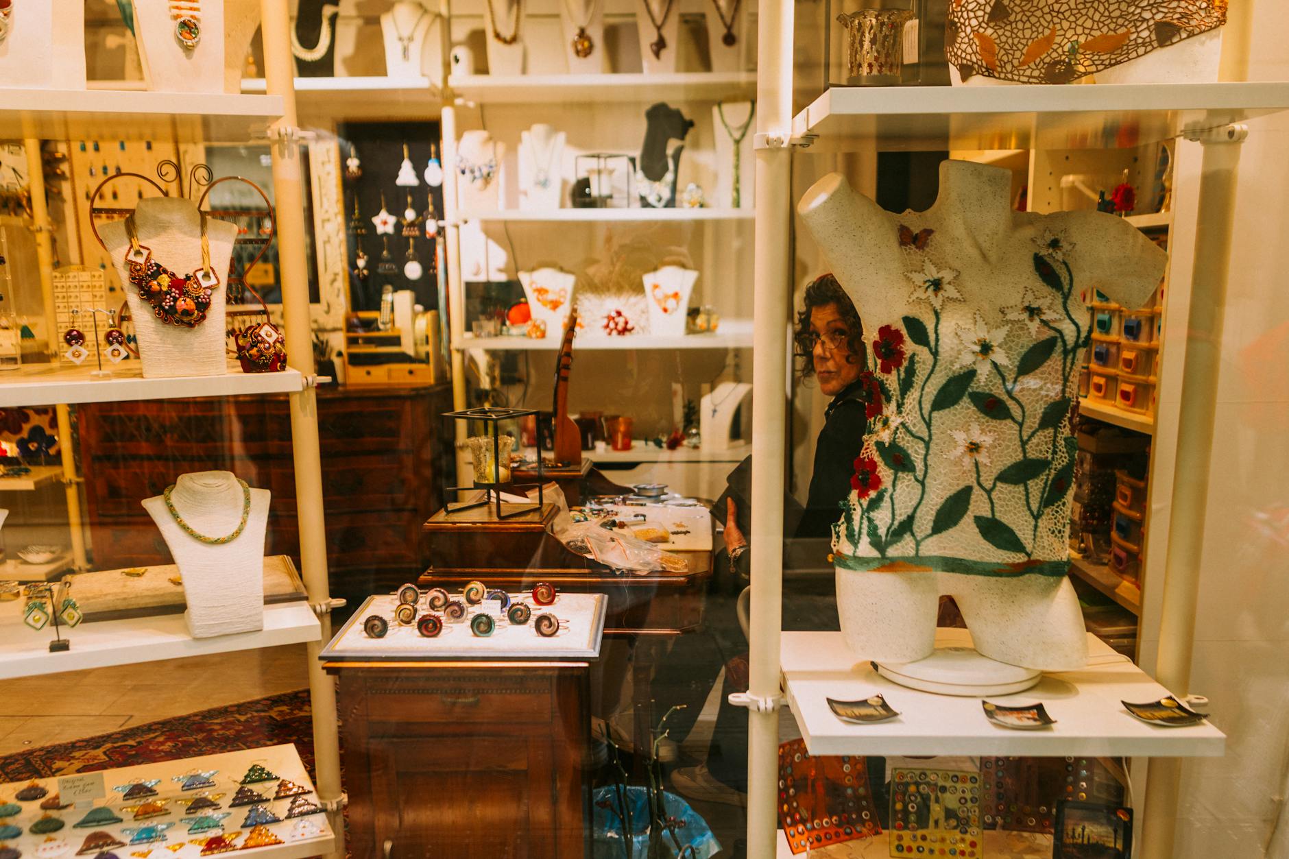 artisan glass shop in Venice