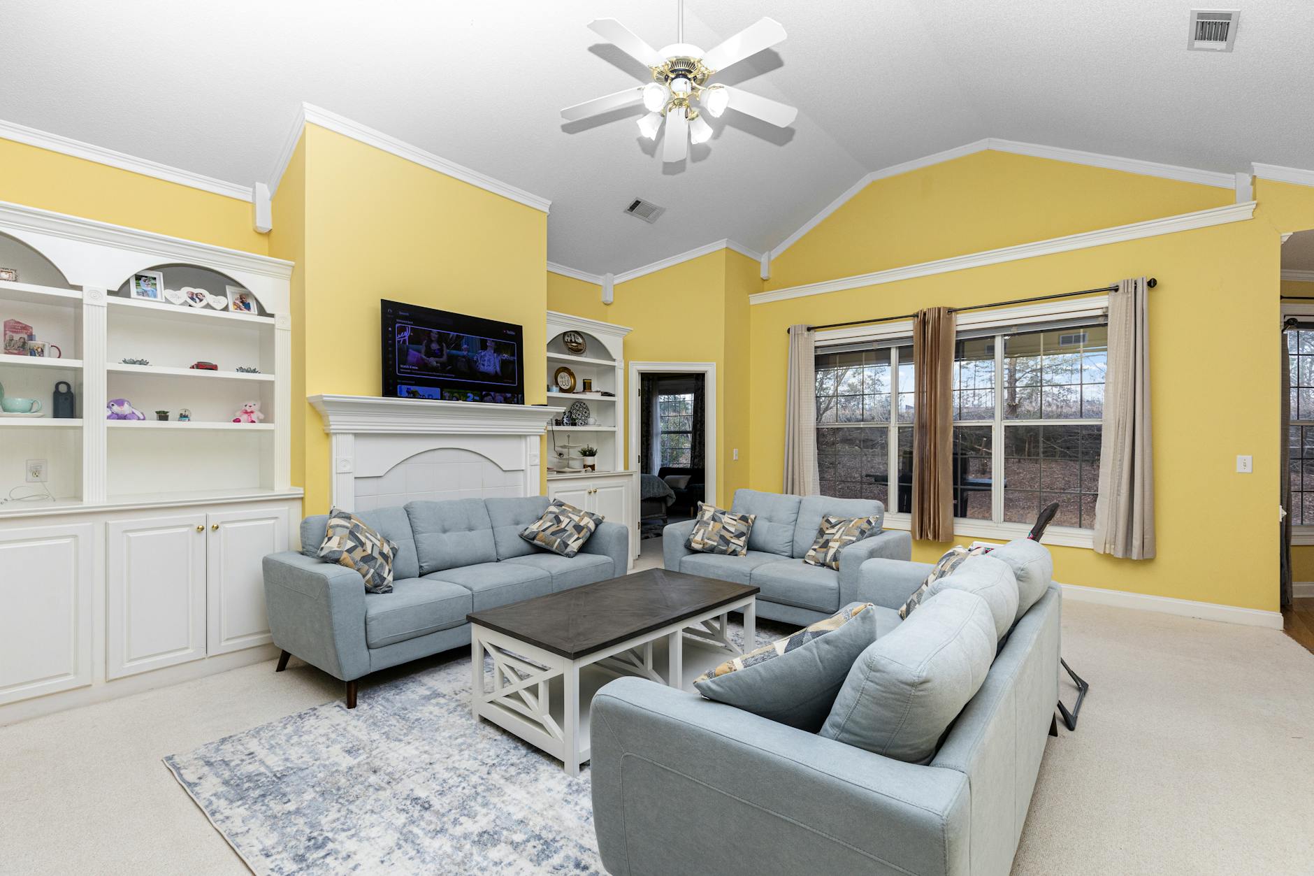 high ceiling living room design ideas