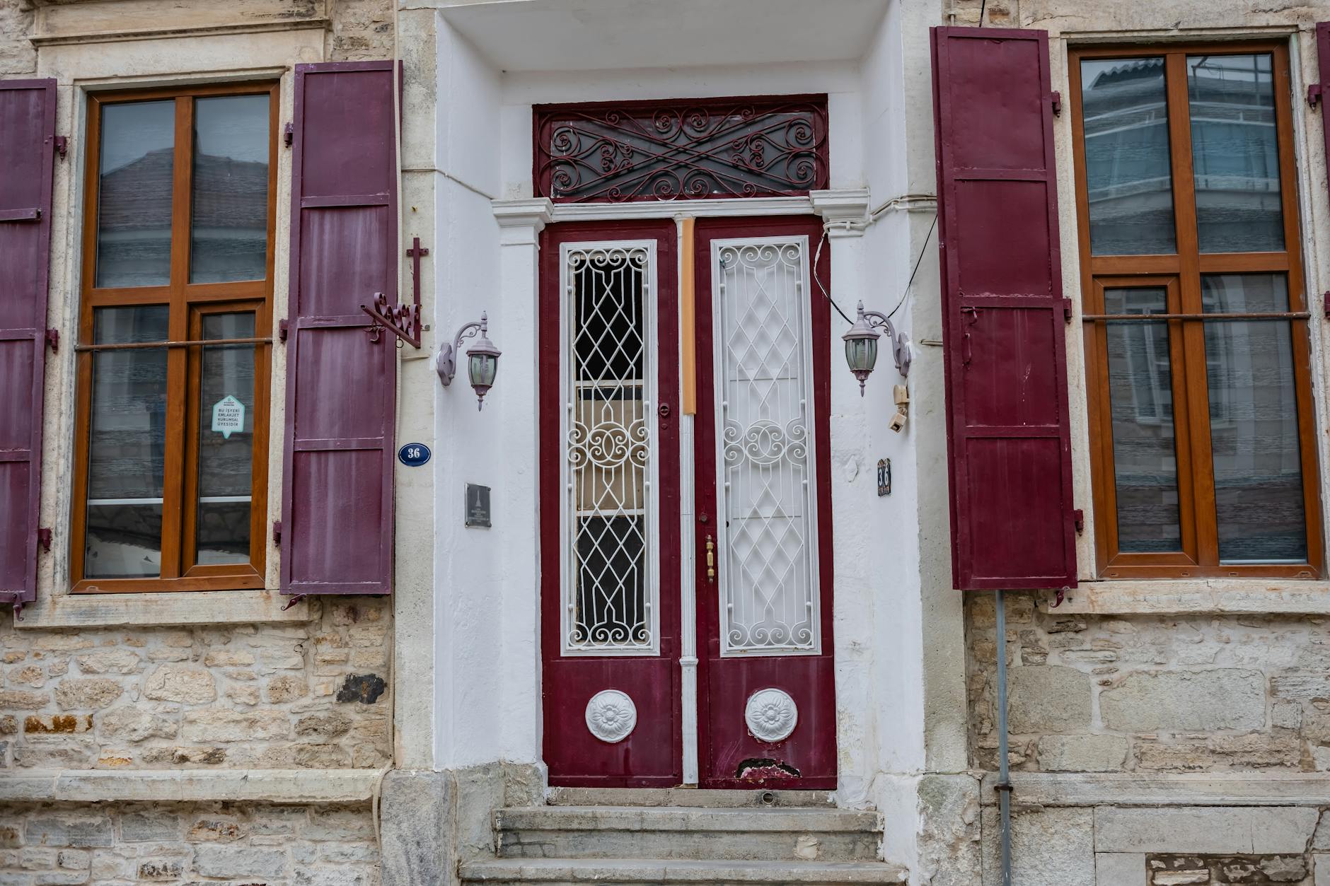oldest door in the city, historical architecture