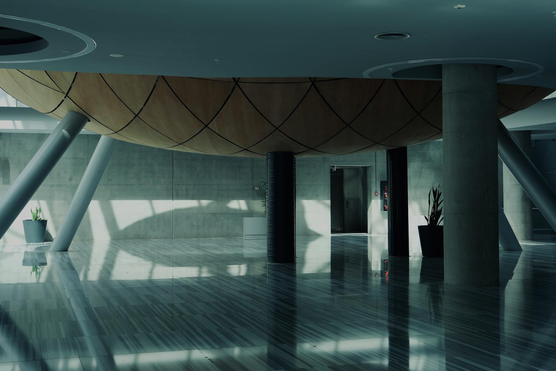 urban public spaces contrasting architecture